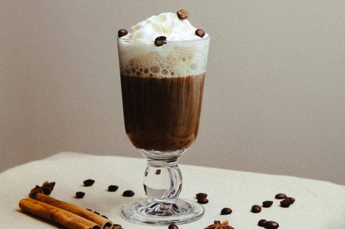 ilustrasi coconut frappe