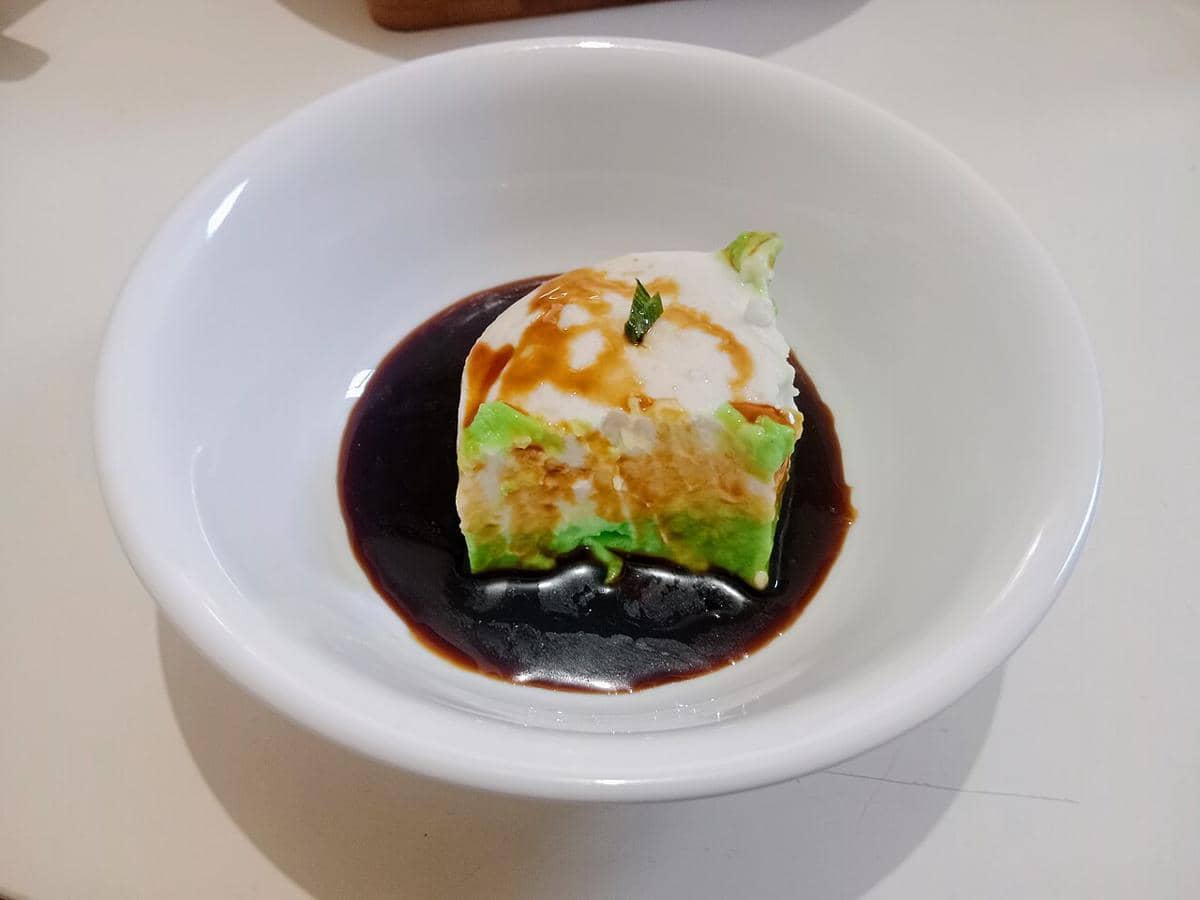 ilustrasi kue jongkong gula aren