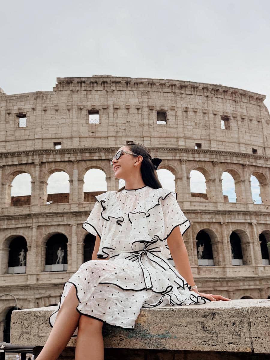 Jessica Mila dan Kyarra saat di depan Colosseum