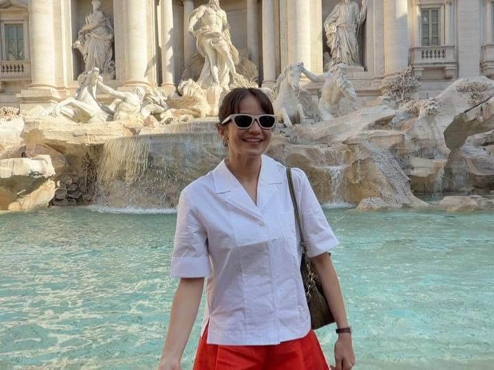 Enzy Storia jalan-jalan di Kota Roma