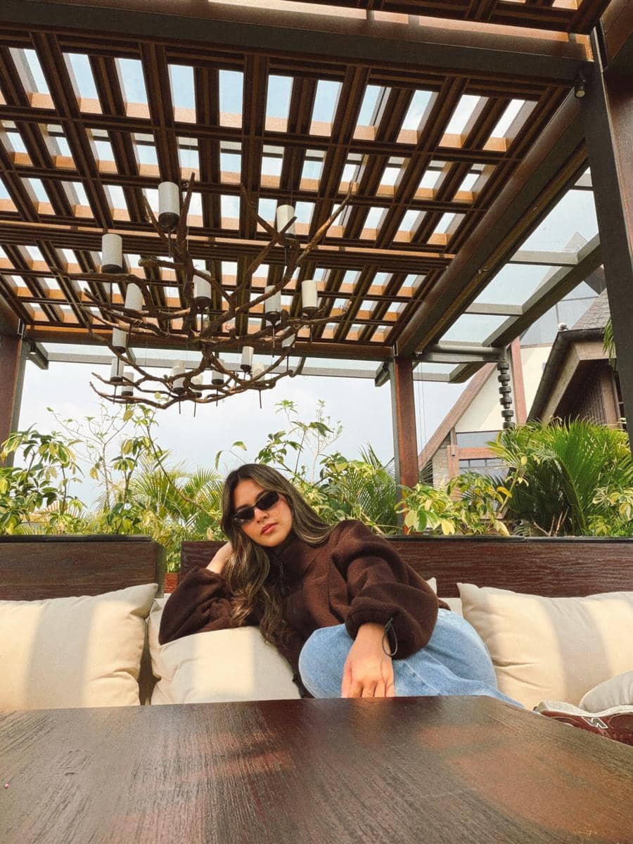Raisa liburan bareng keluarga di Puncak