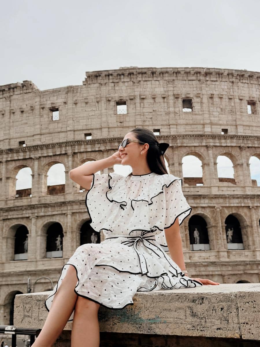 Jessica Mila dan Kyarra saat di depan Colosseum
