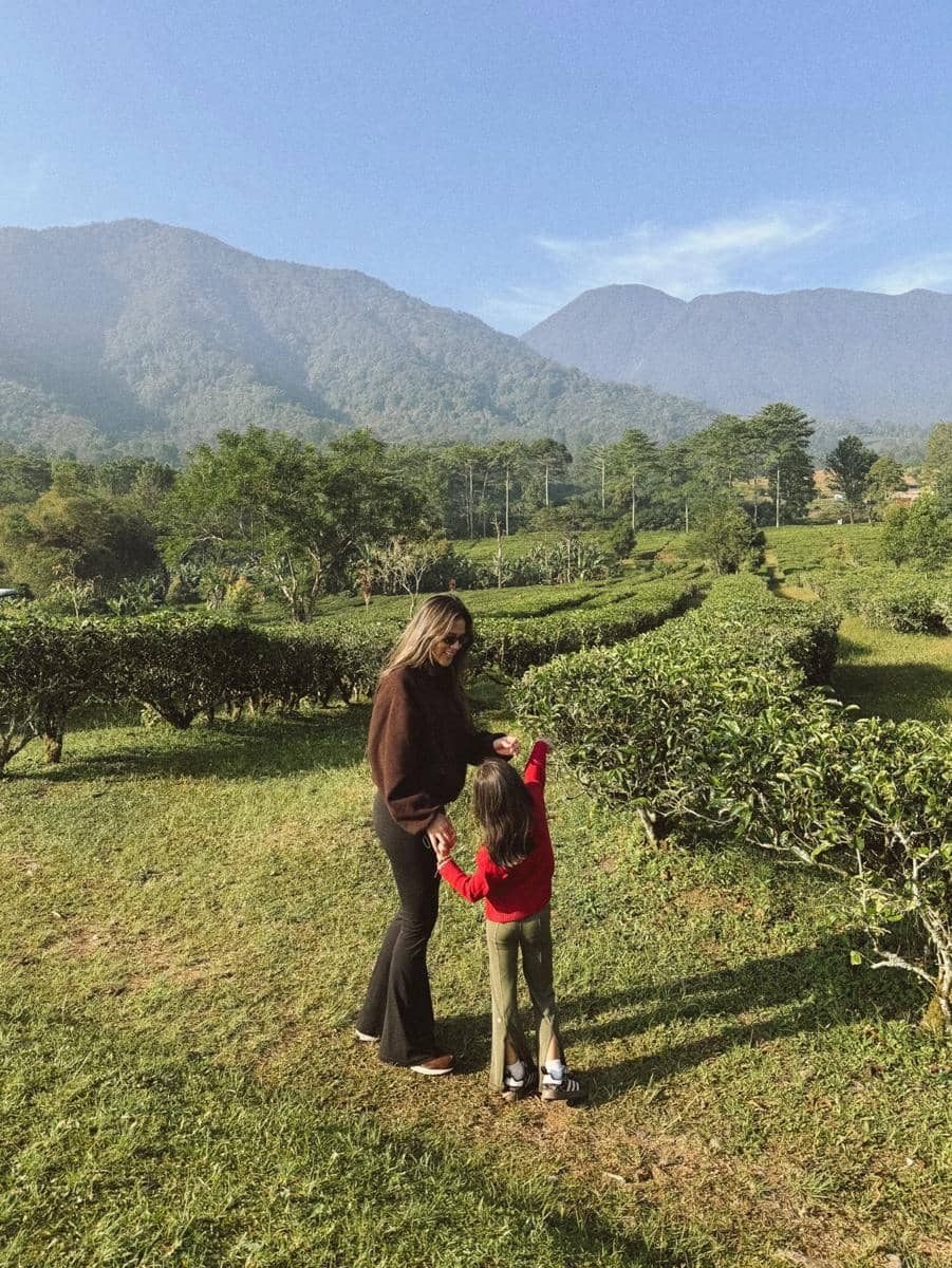 Raisa liburan bareng keluarga di Puncak