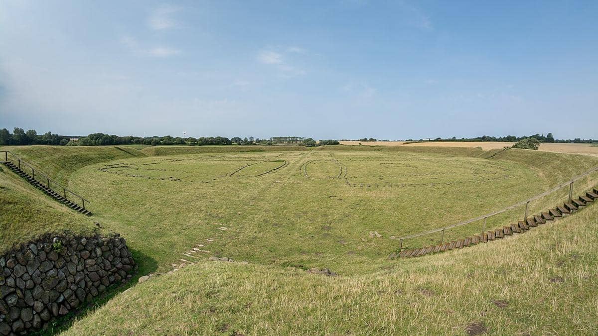 Trelleborg, sebuah benteng cincin Viking yang terletak di dekat Slagelse, Denmark.