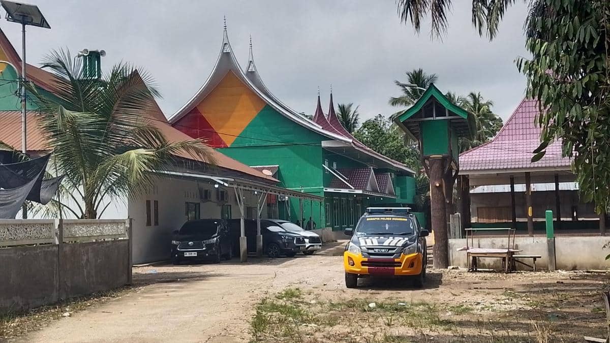 KPK Geledah Kediaman Pribadi Bupati Kuansing Nonaktif