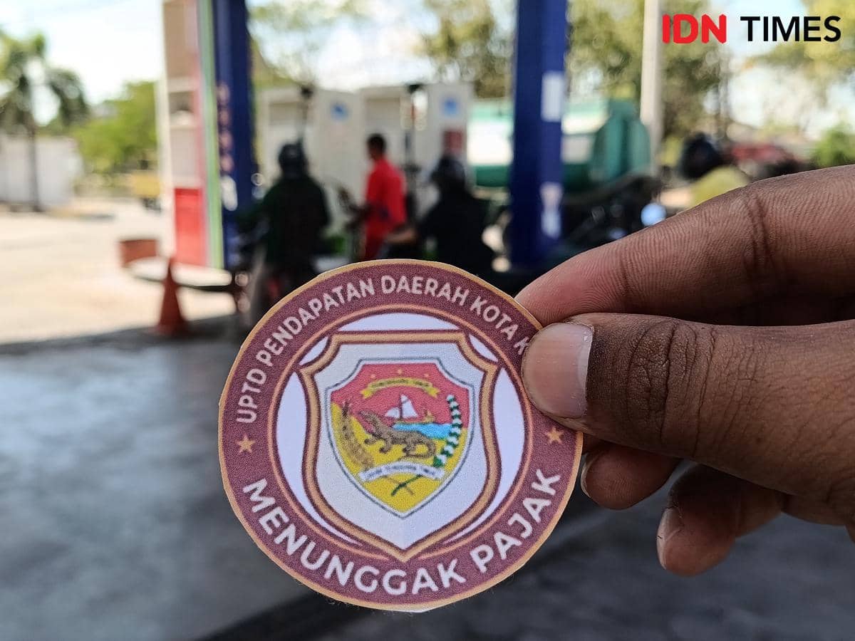 Petugas Pajak Berjaga di SPBU NTT, Plat Mati Dilarang Isi Pertalite