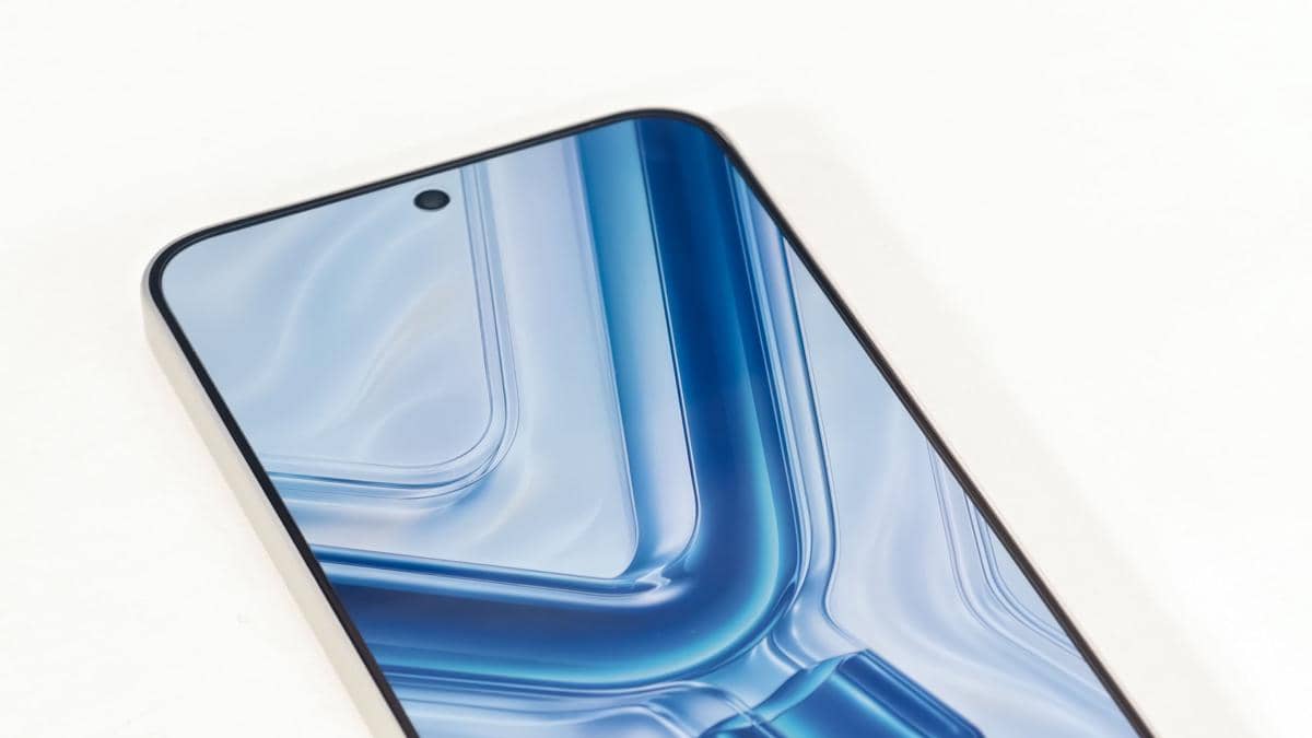 Ultra-Thin Bezel 1,5K AMOLED Borderless Screen.jpg