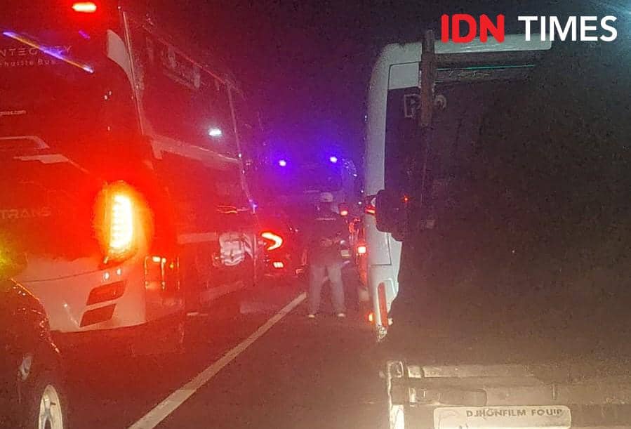 Terjebak kemacetan Tol Jagorawi saat libur sekolah