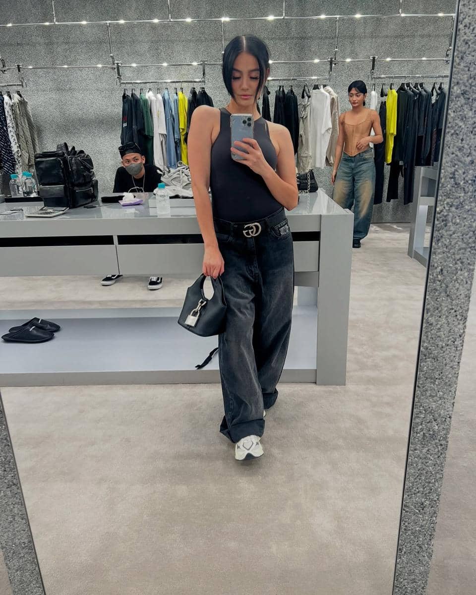 Tas branded Agnez Mo