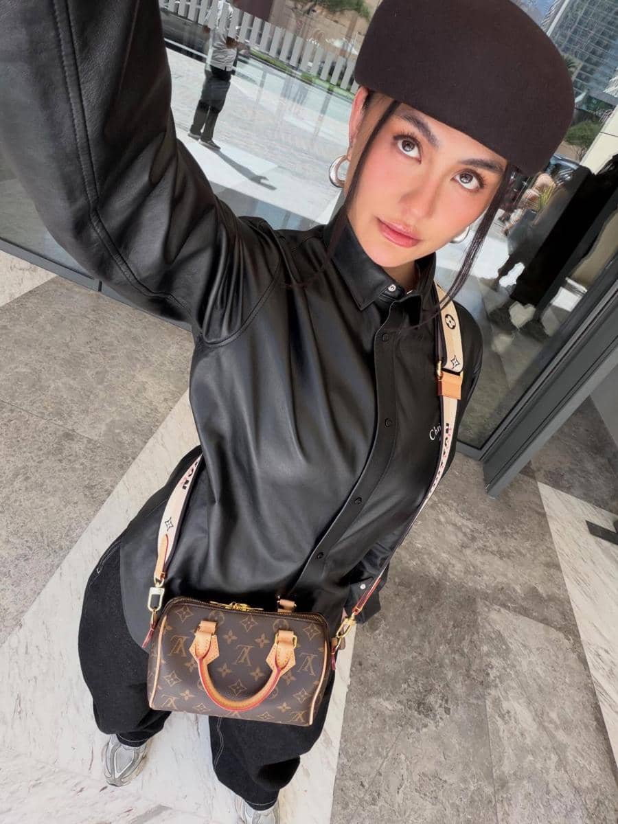Tas branded Agnez Mo