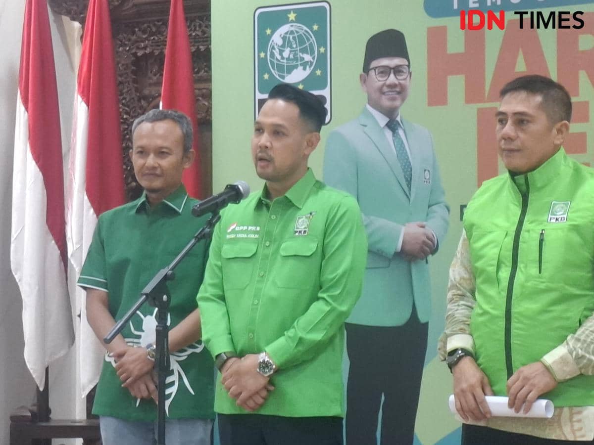 Sekretaris OC Harlah PKB Rivqy Abdul Halim dalam jumpa pers di Kantor DPP PKB