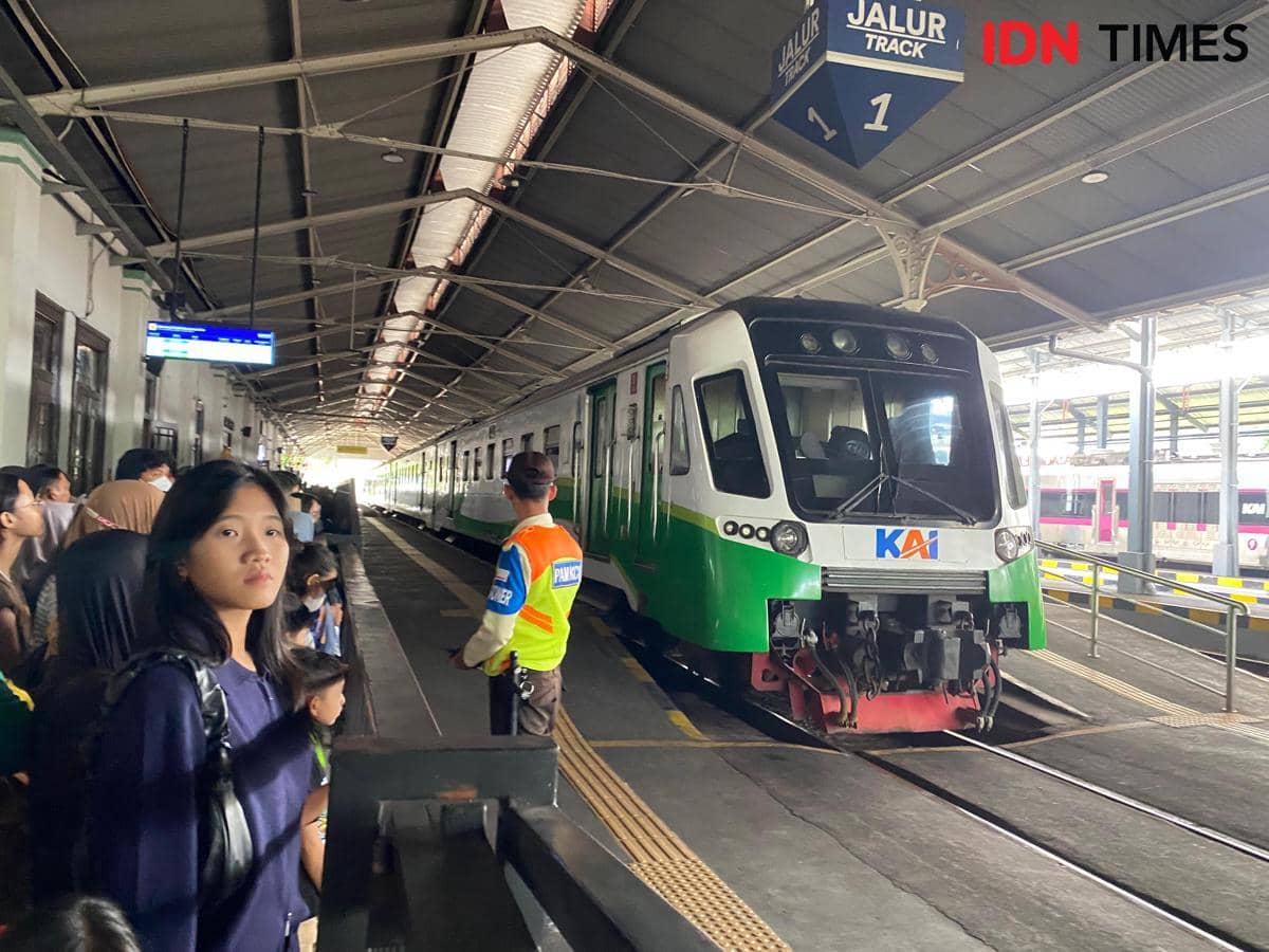 8,5 Juta Orang Naik Kereta Lokal Surabaya Selama 2026