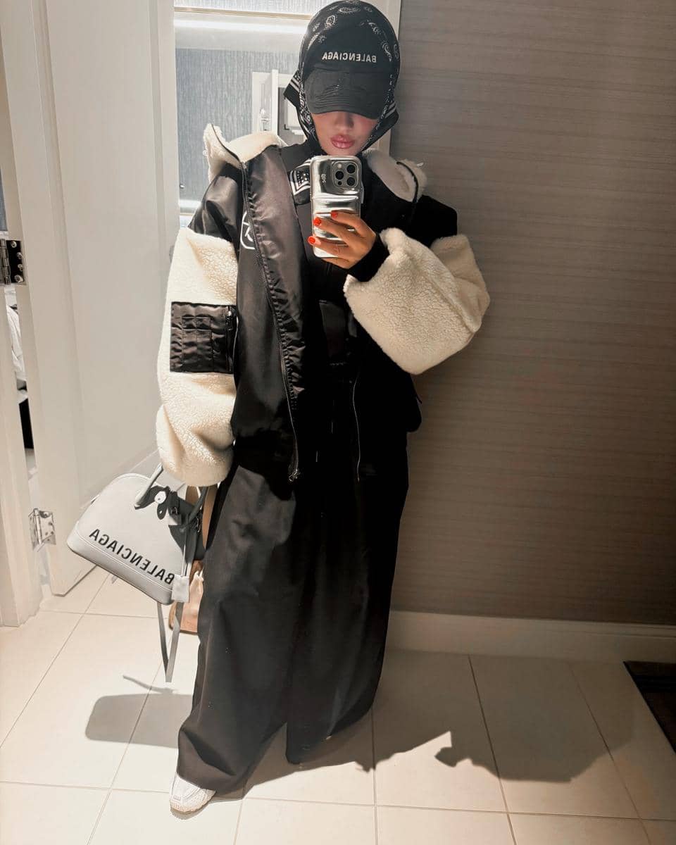 Tas branded Agnez Mo
