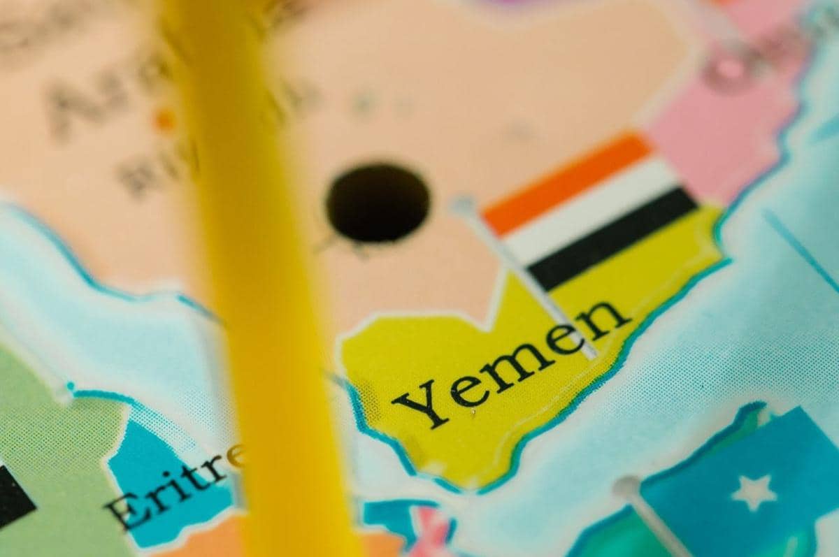 Terbangkan Houthi ke Pemakaman Khamenei, Iran Dikecam Yaman