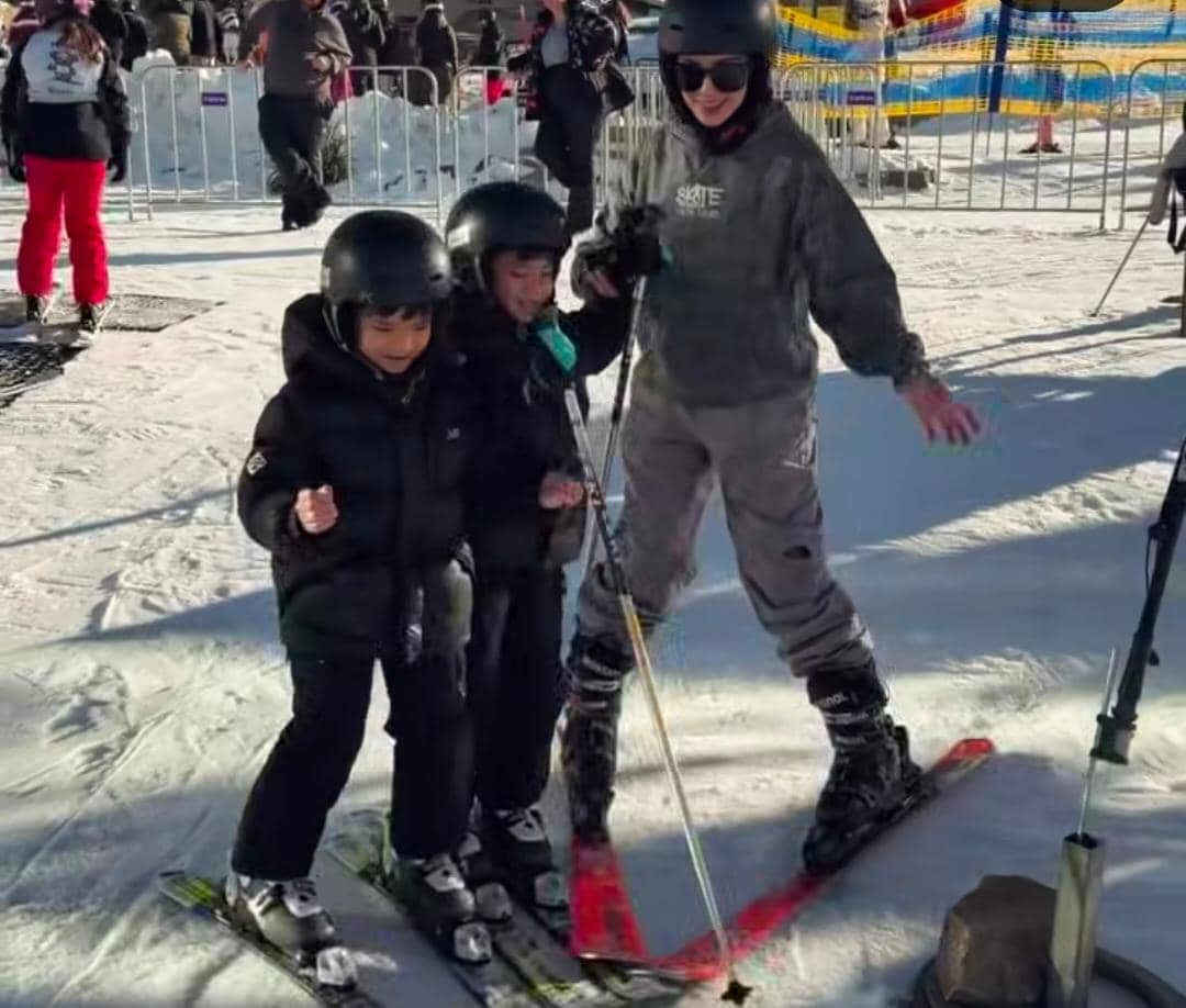 potret liburan keluarga Ratna Galih di Mt Buller