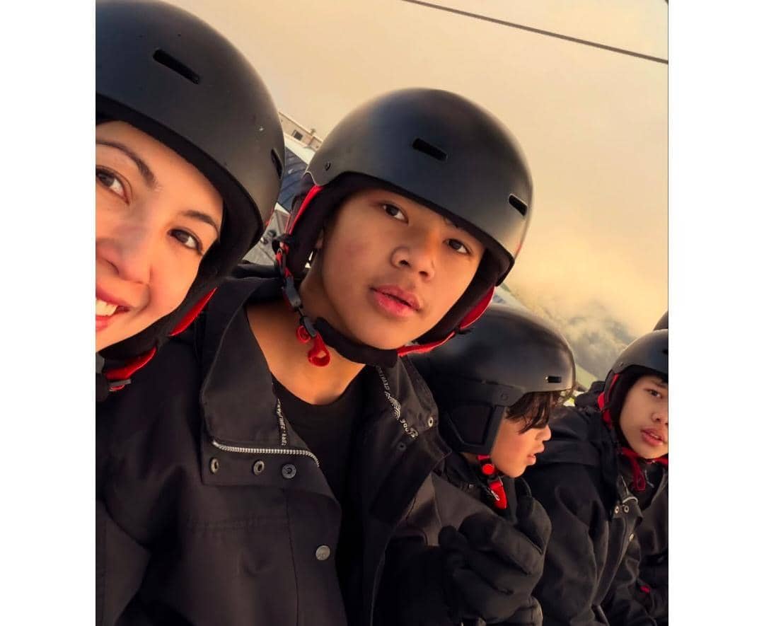 potret liburan keluarga Ratna Galih di Mt Buller