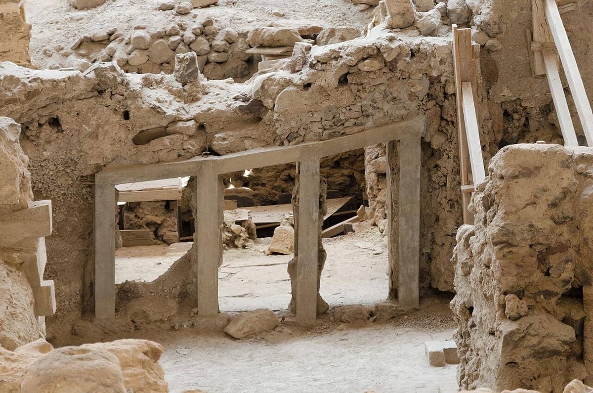 5 Fakta Akrotiri Santorini, Kota Perunggu yang Terkubur Abu Vulkanik