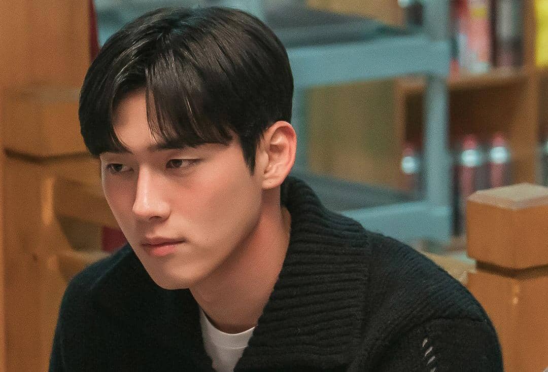 Hong Min Gi di drama Doctor on the Edge