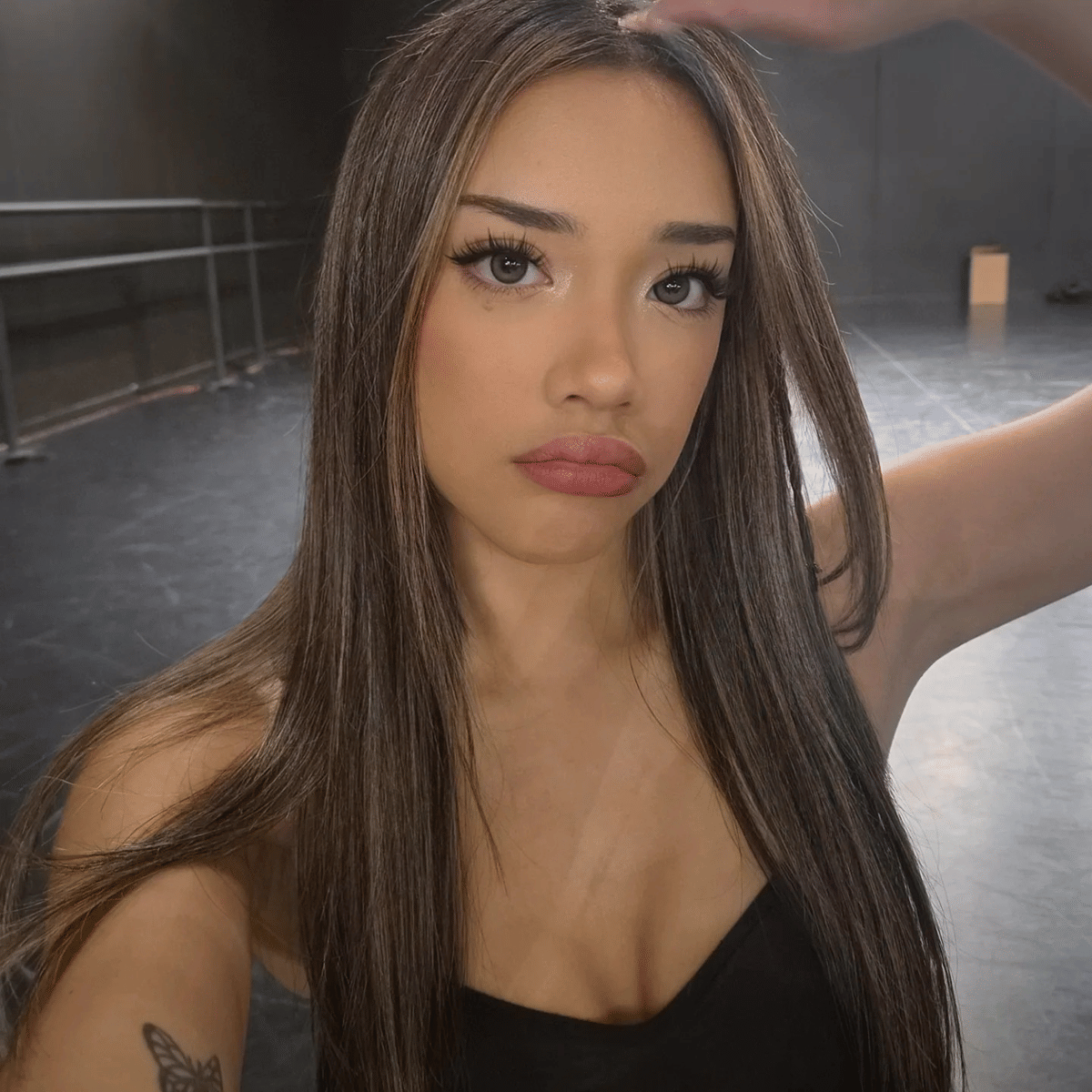 makeup tan skin ala Baila