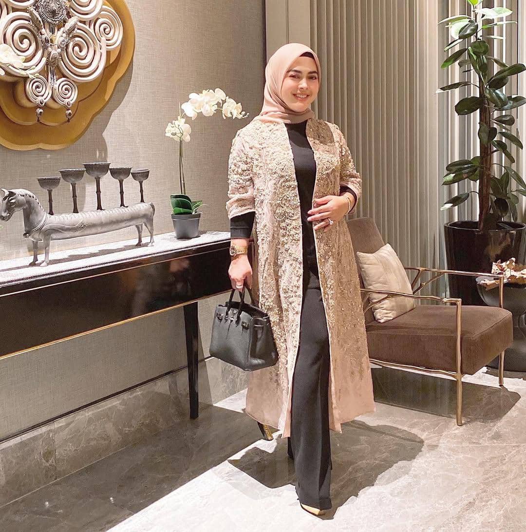 outfit hijab glamour buat ke pesta