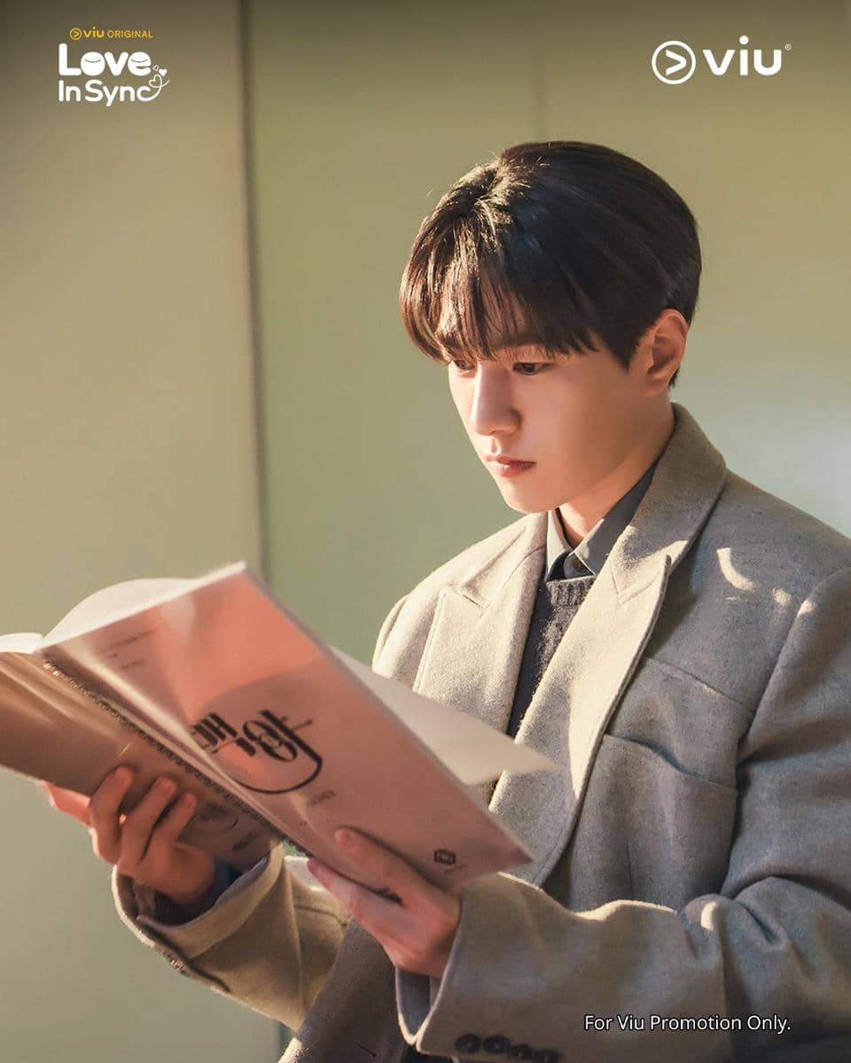 Still cut drama Love In Sync