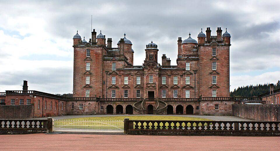 Kastil Drumlanrig di Skotlandia