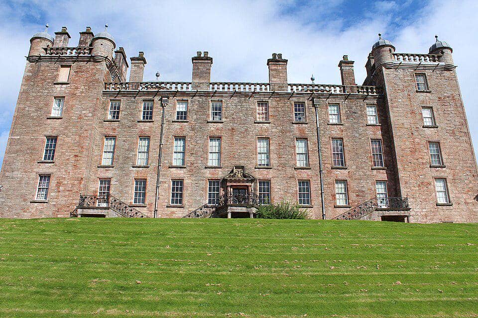 Kastil Drumlanrig di Skotlandia