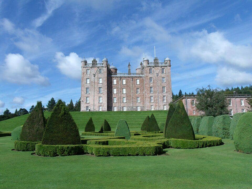 Kastil Drumlanrig di Skotlandia
