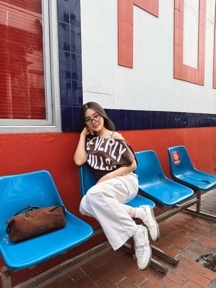 Eca Aura jalan-jalan di Blok M