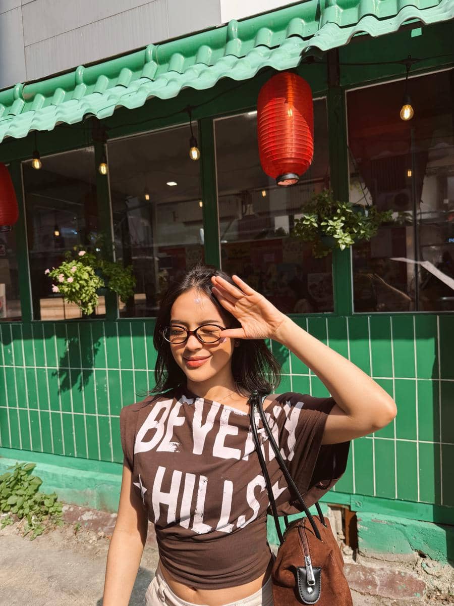 Eca Aura jalan-jalan di Blok M