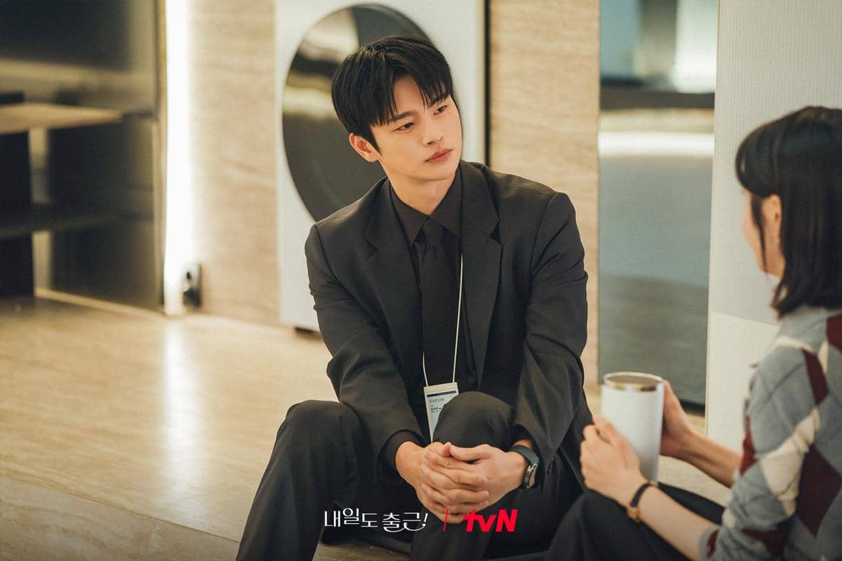 Adegan dalam cuplikan drama Korea See You at Work Tomorrow yang dirilis oleh stasiun televisi tvN.