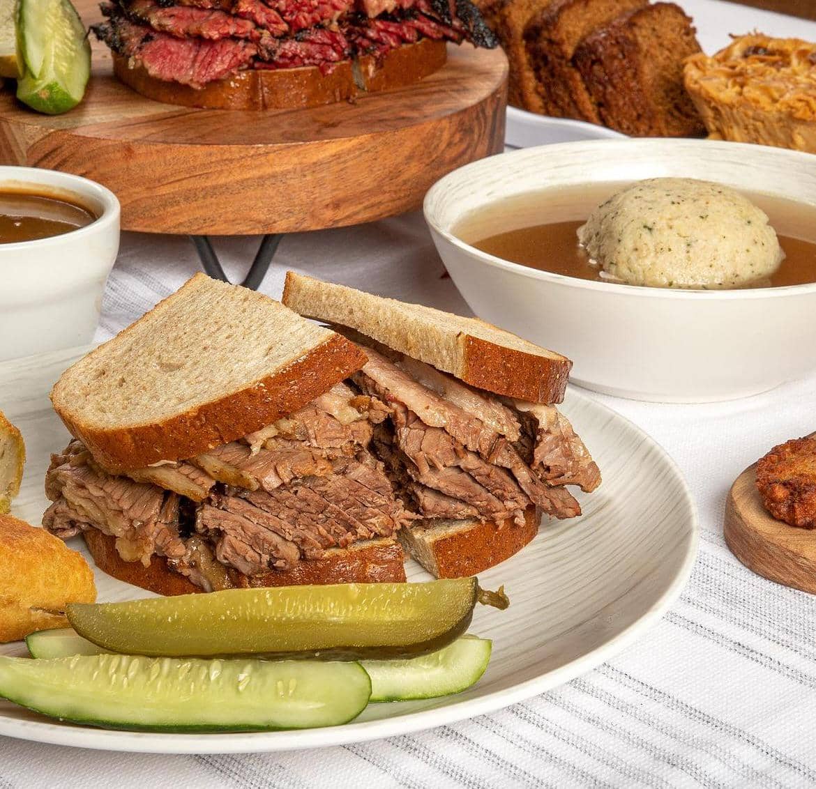 sajian di Katz's Delicatessen