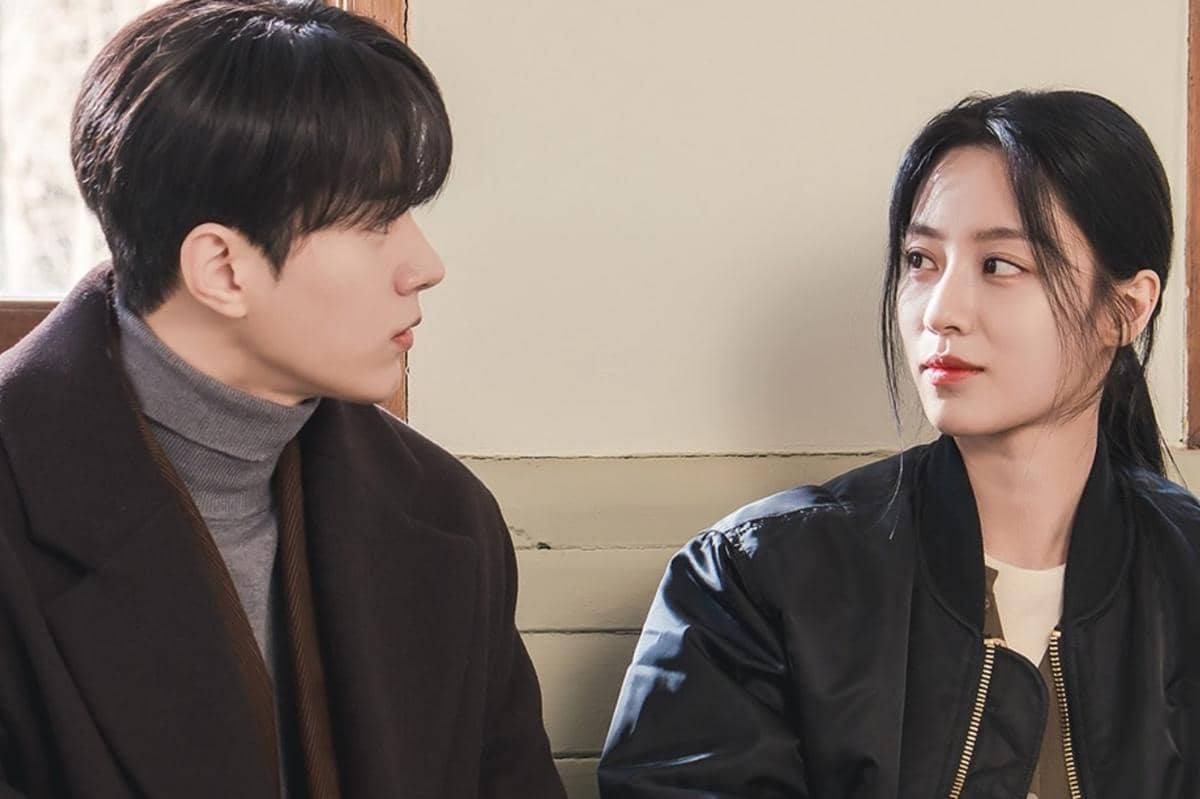 Still cut drama Love In Sync