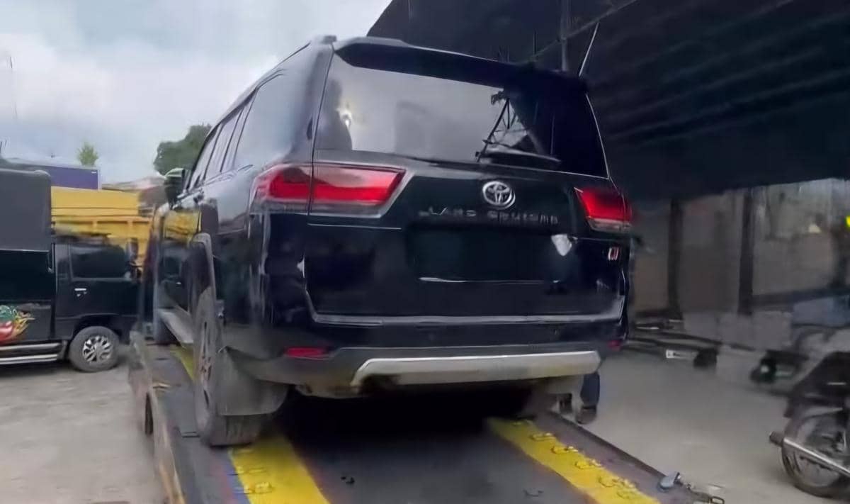 KPK Temukan Land Cruiser yang Jadi Bukti Suap Bupati Kuansing