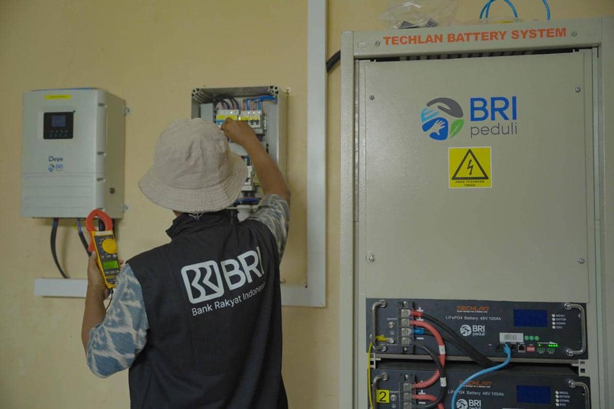 BRI Peduli Hadirkan PLTS di Desa Bojong, Bandung Barat