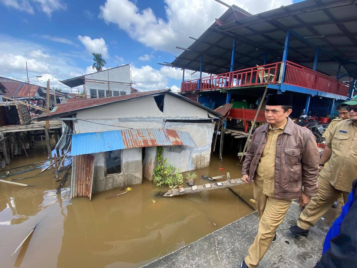 Rumah di Bantaran Sungai Kapuas Roboh, Pemkot Gerak Cepat Bangun Lagi