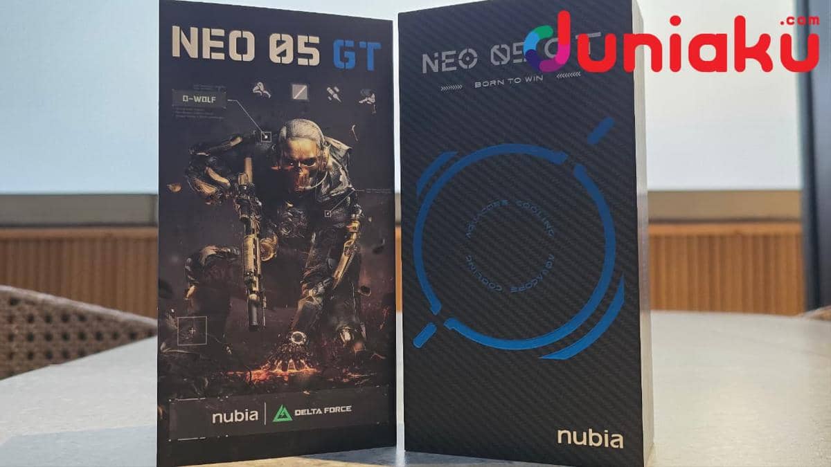 Kotak kemasan nubia Neo 5 GT Special Edition dengan desain bertema futuristik dan elemen grafis bergaya militer di atas meja.