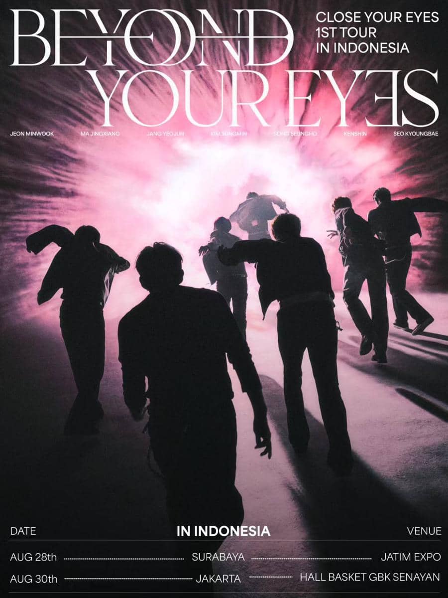 Poster tur konser Close Your Eyes bertajuk Beyond Your Eyes dengan siluet para anggota di bawah cahaya ungu dan jadwal konser di Surabaya dan Jakarta.