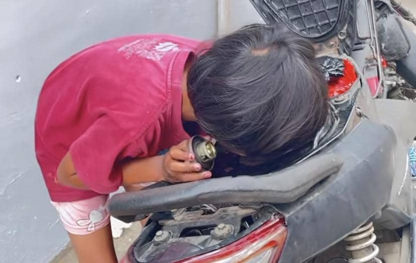 Fakta Pilu di Balik Video Viral Bocah Kecanduan Hirup BBM di Sukabumi