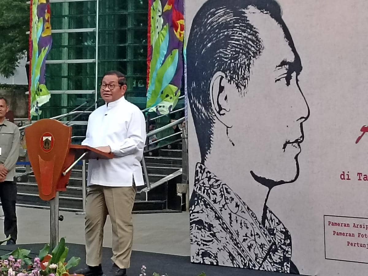 Gubernur DKI Jakarta Pramono Anung dalam Peringatan 100 tahun Ali Sadikin di TIM, Selasa (7/6/2026). (IDN Times/Dini Suciatiningrum)