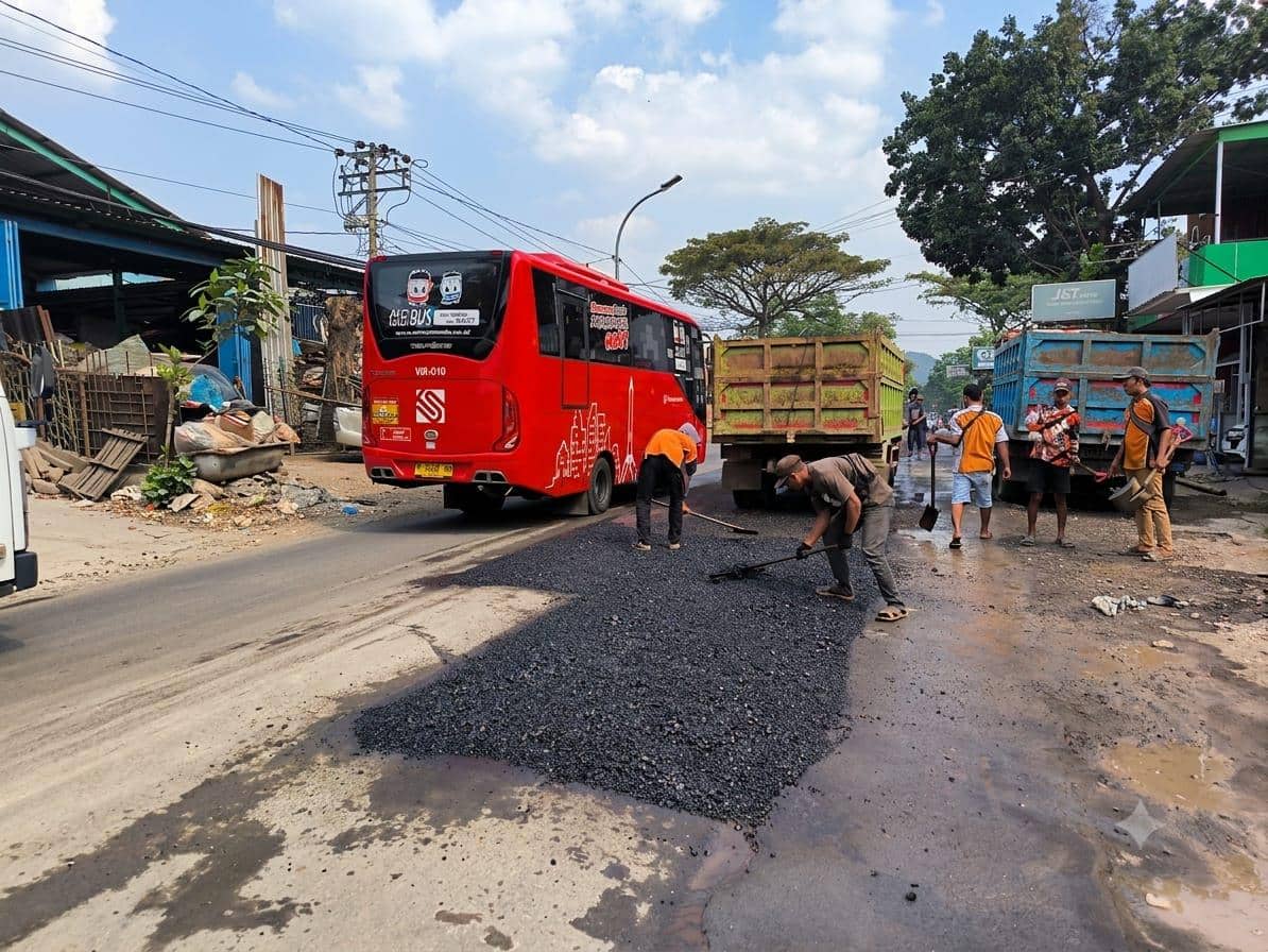 jalan rusak, perbaikan jalan, kalipancur