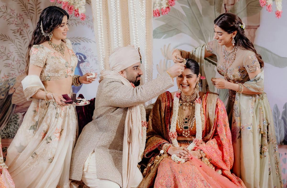10 Potret Syahdu Pernikahan Anshula Kapoor, Adik Arjun Kapoor