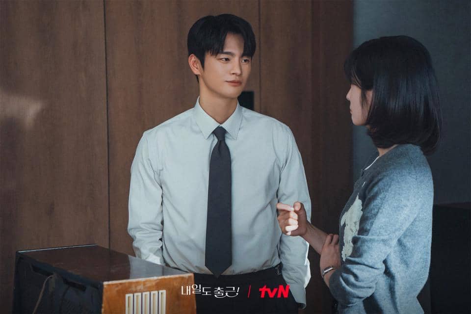 4 Realita di Balik Stigma Negatif Kang Si Woo See You at Work Tomorrow