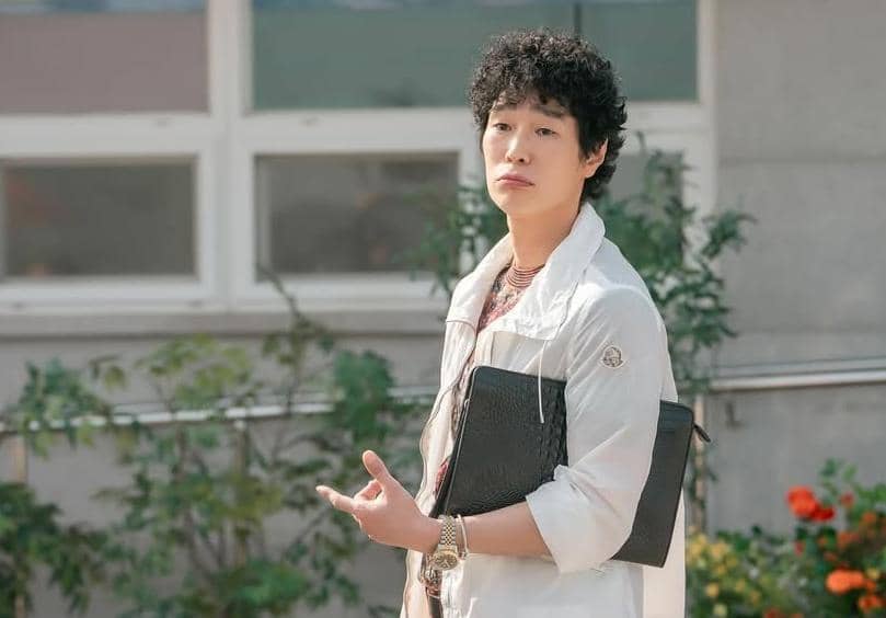 Kim Yoon Bae di drama Doctor on the Edge