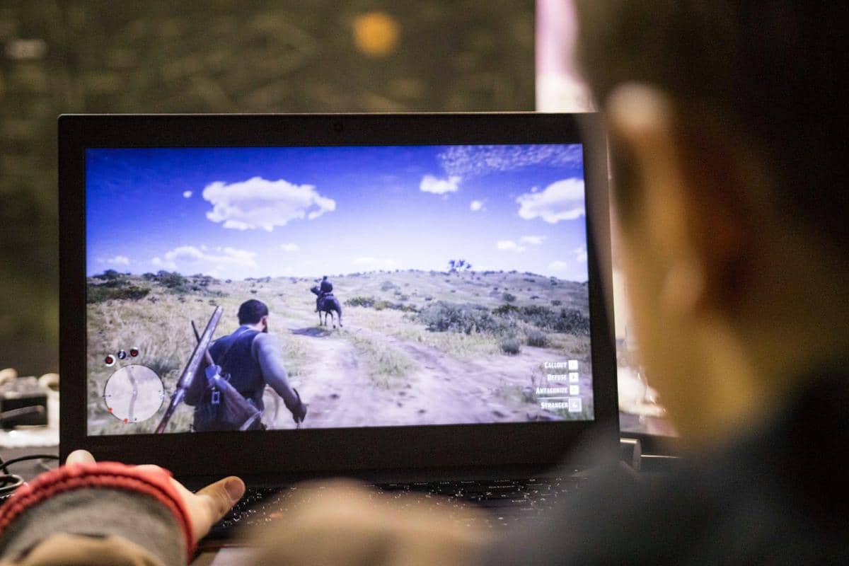 ilustrasi laptop gaming