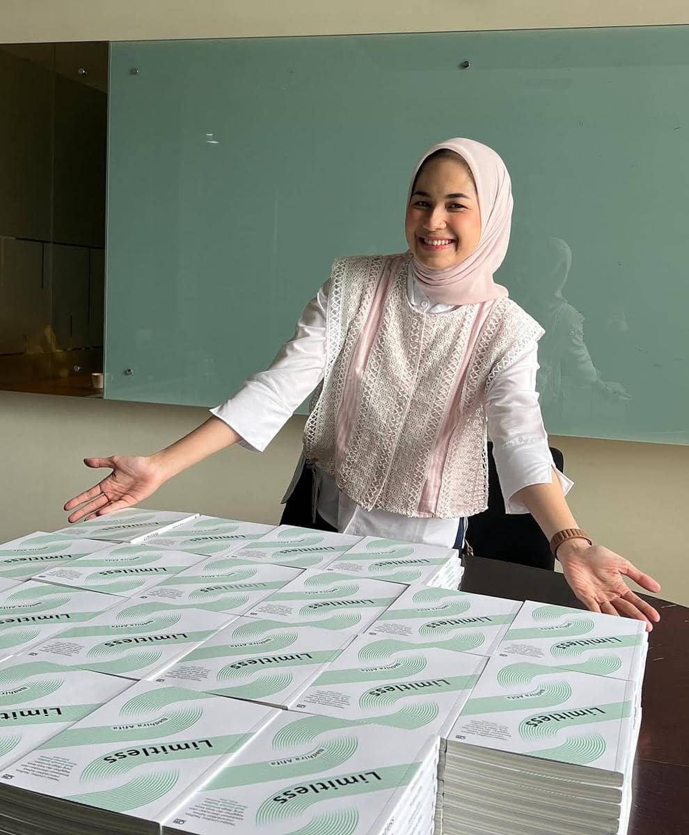 Acara bedah buku Limitless karya Nadhira Afifa cetakan terbaru