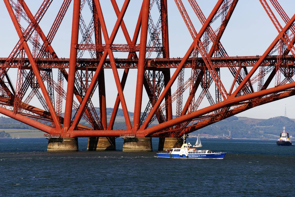 struktur baja Forth Bridge menjadi terobosan pada masanya