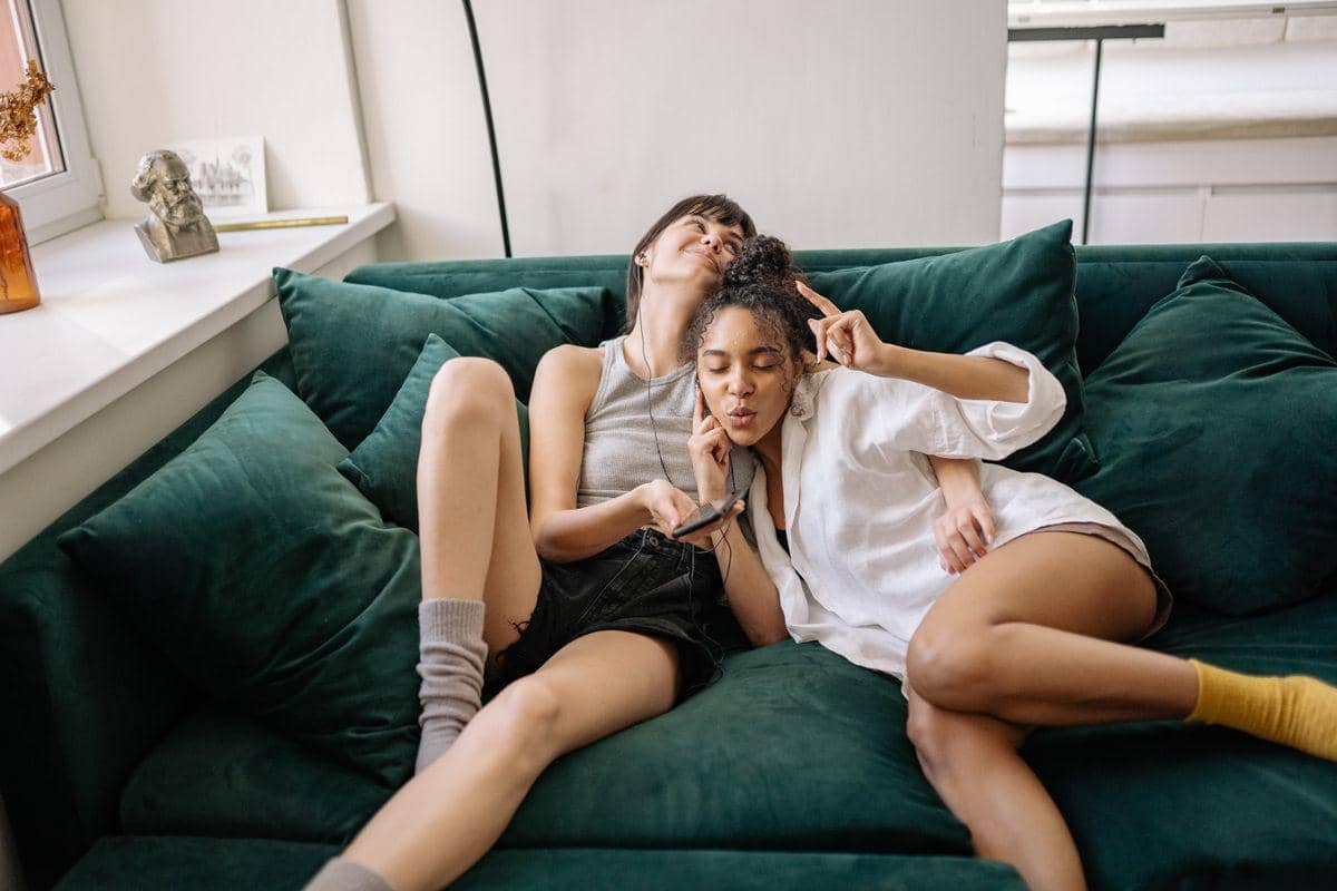 5 Trik Loud Budgeting buat Nolak FOMO Pergaulan Anak Muda