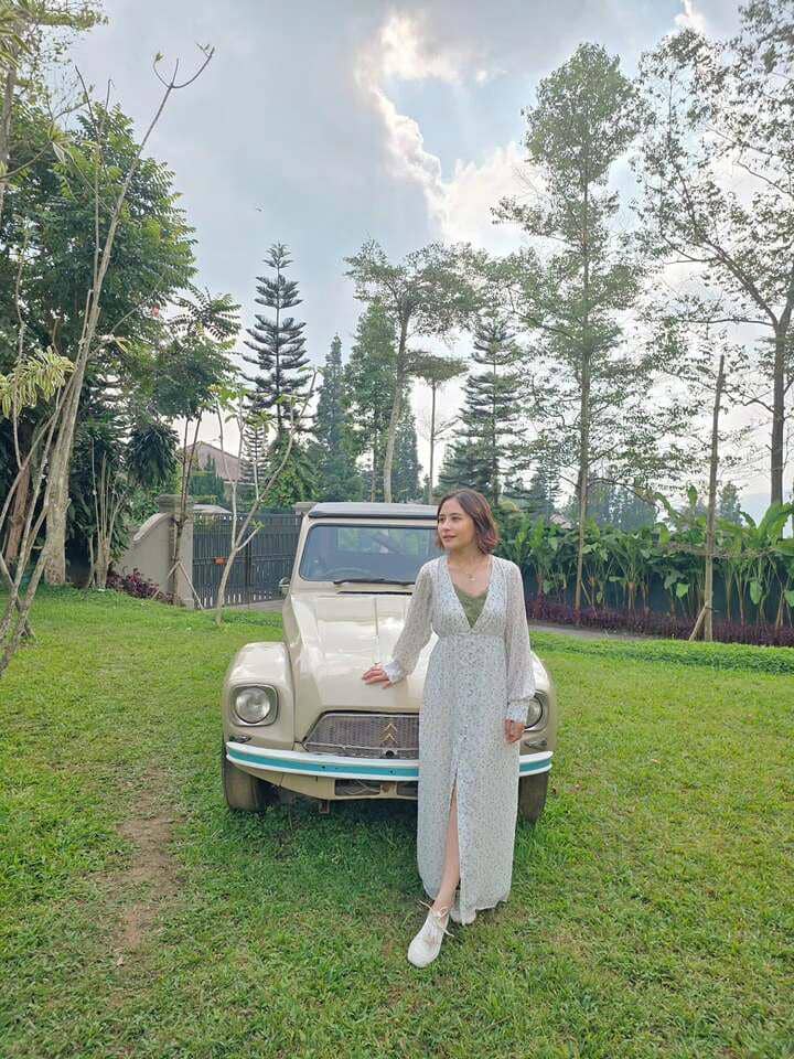 Prilly Latuconsina dan keluarga liburan di Puncak