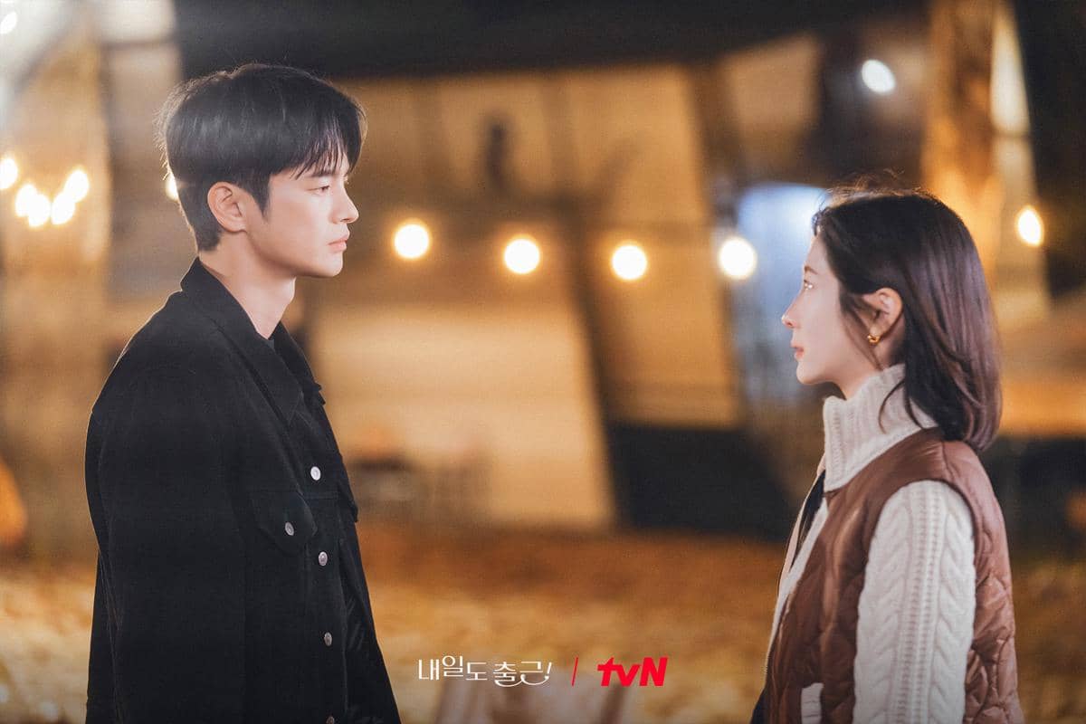 Cuplikan drama Korea See You at Work Tomorrow